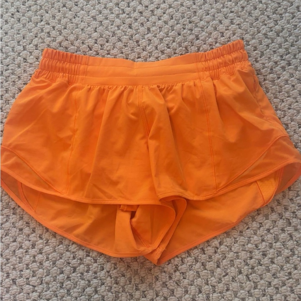 Lululemon orange low rise 2.5” hotty hots